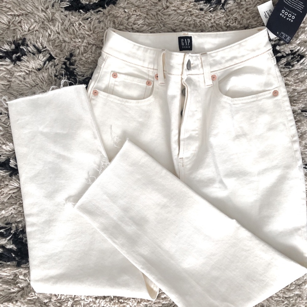 GAP SIZE 2/26 Petite curvy cheeky straight white jeans